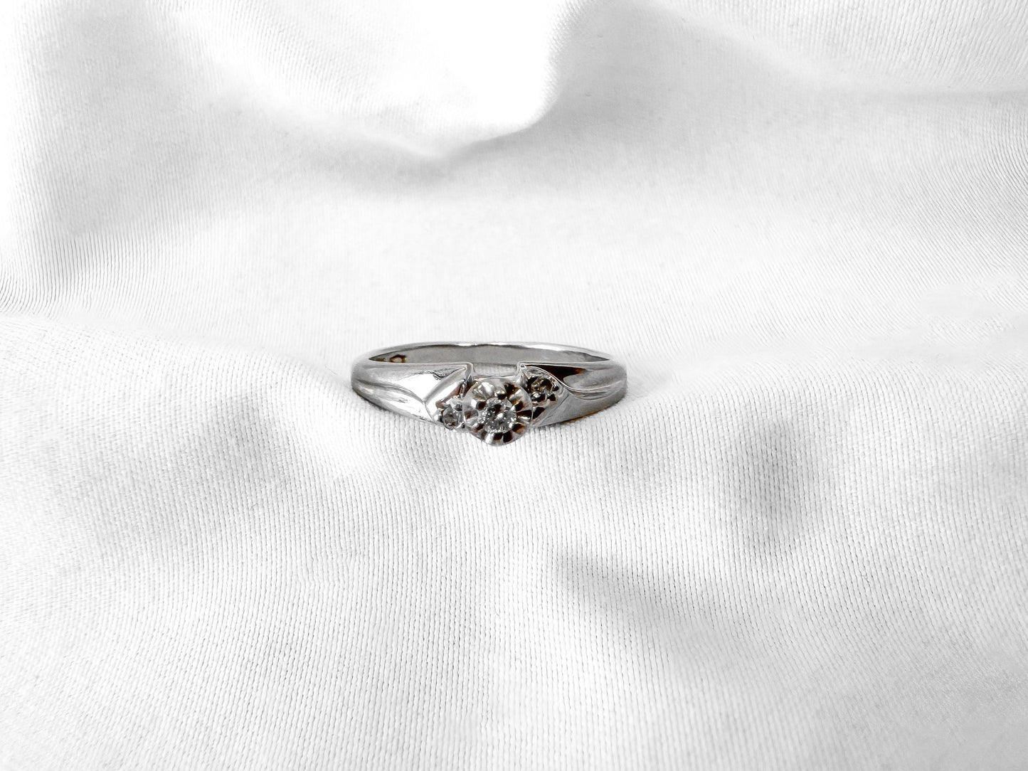 Vintage 10K White Gold Three Stone Mini Diamond Band Ring, Sz. 5.5