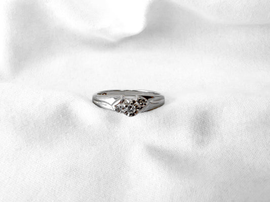 Vintage 10K White Gold Three Stone Mini Diamond Band Ring, Sz. 5.5