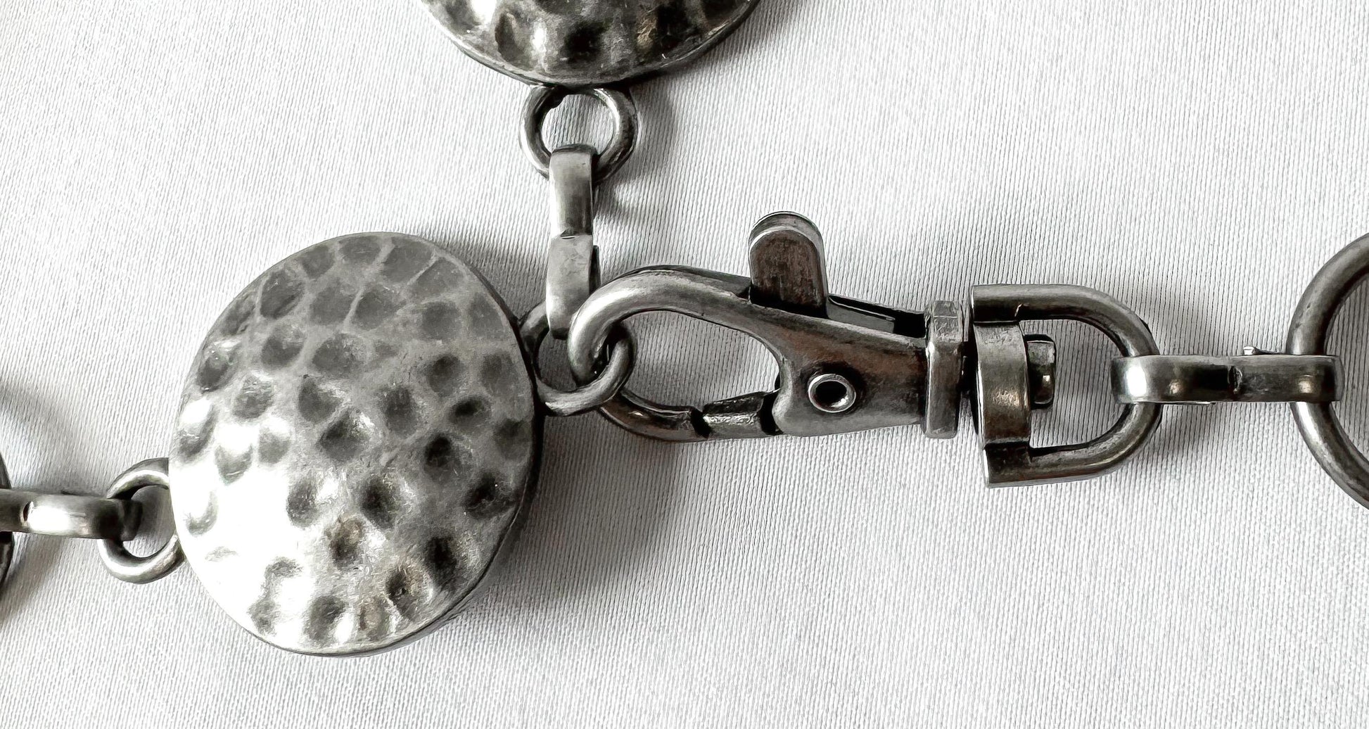 Vintage Silver Gray Tone Circular Hammered Textured Adjustable Chain Link Belt