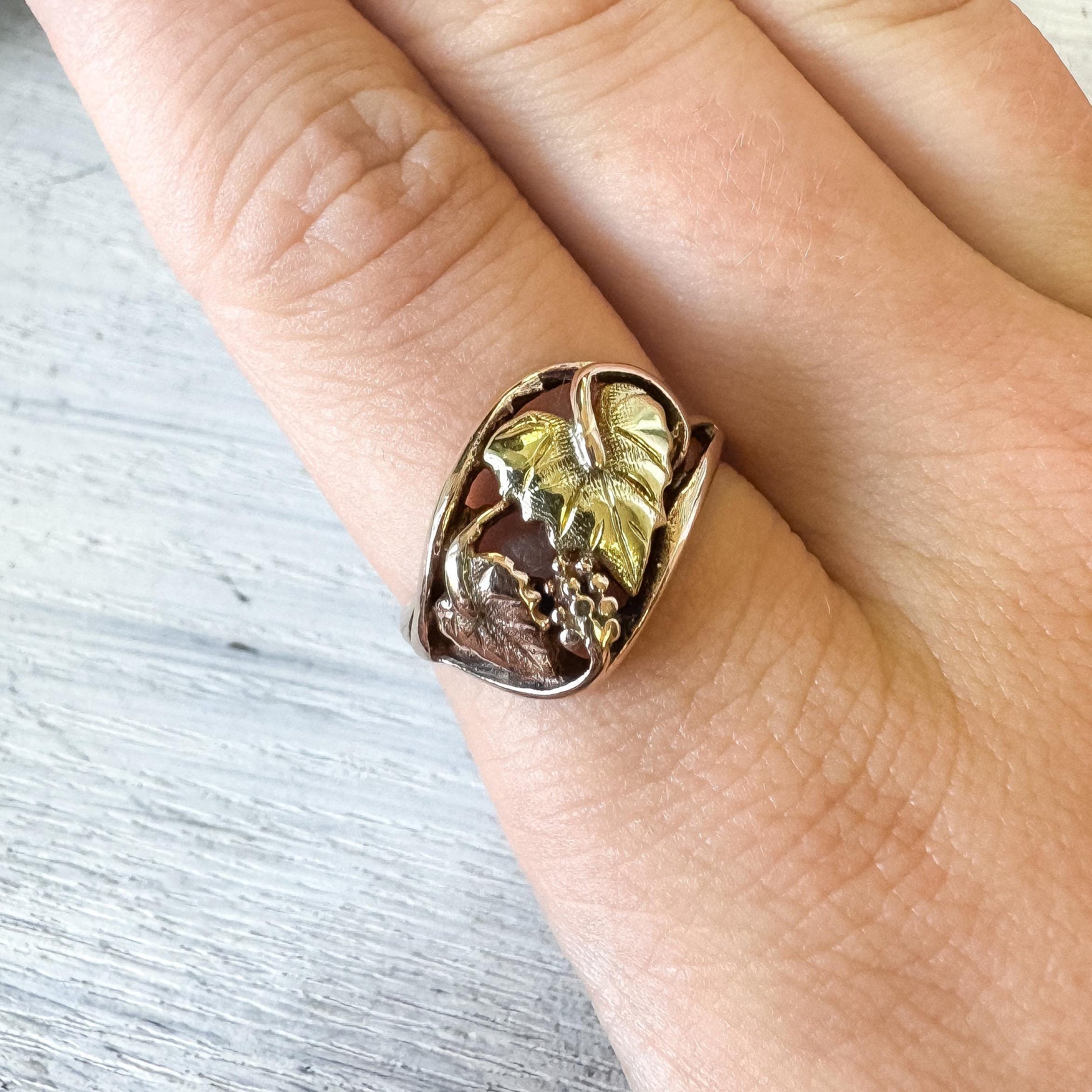 Vintage Black Hills Gold Duo Grape Leaf Multi Tone Gold Ring, Sz. 7.5