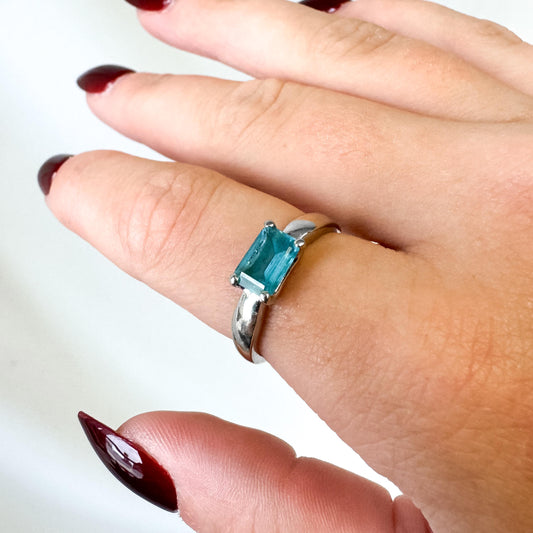 Vintage 14K White Gold Emerald Cut Blue Topaz Ring, Sz. 5.5