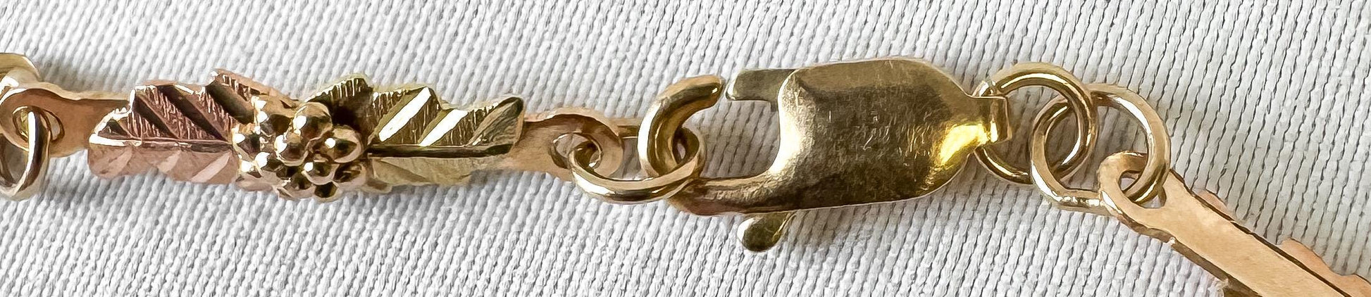 Vintage 10K CCO Black Hills Gold Tri Color Leaf Bar Link Bracelet