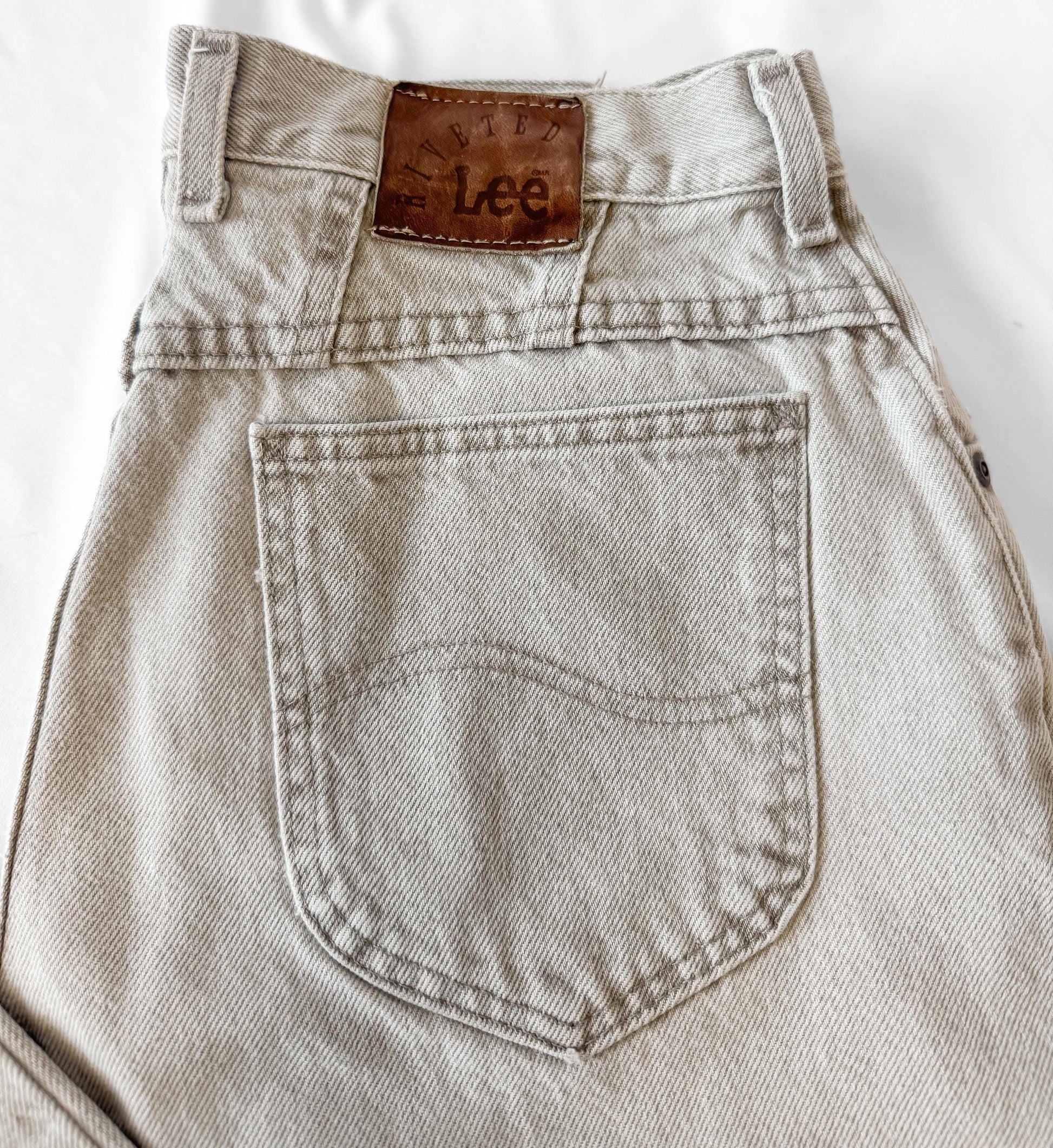Vintage Lee Riveted Cream Beige High Rise Straight Leg Jeans, Women's Sz. 30" x 31"