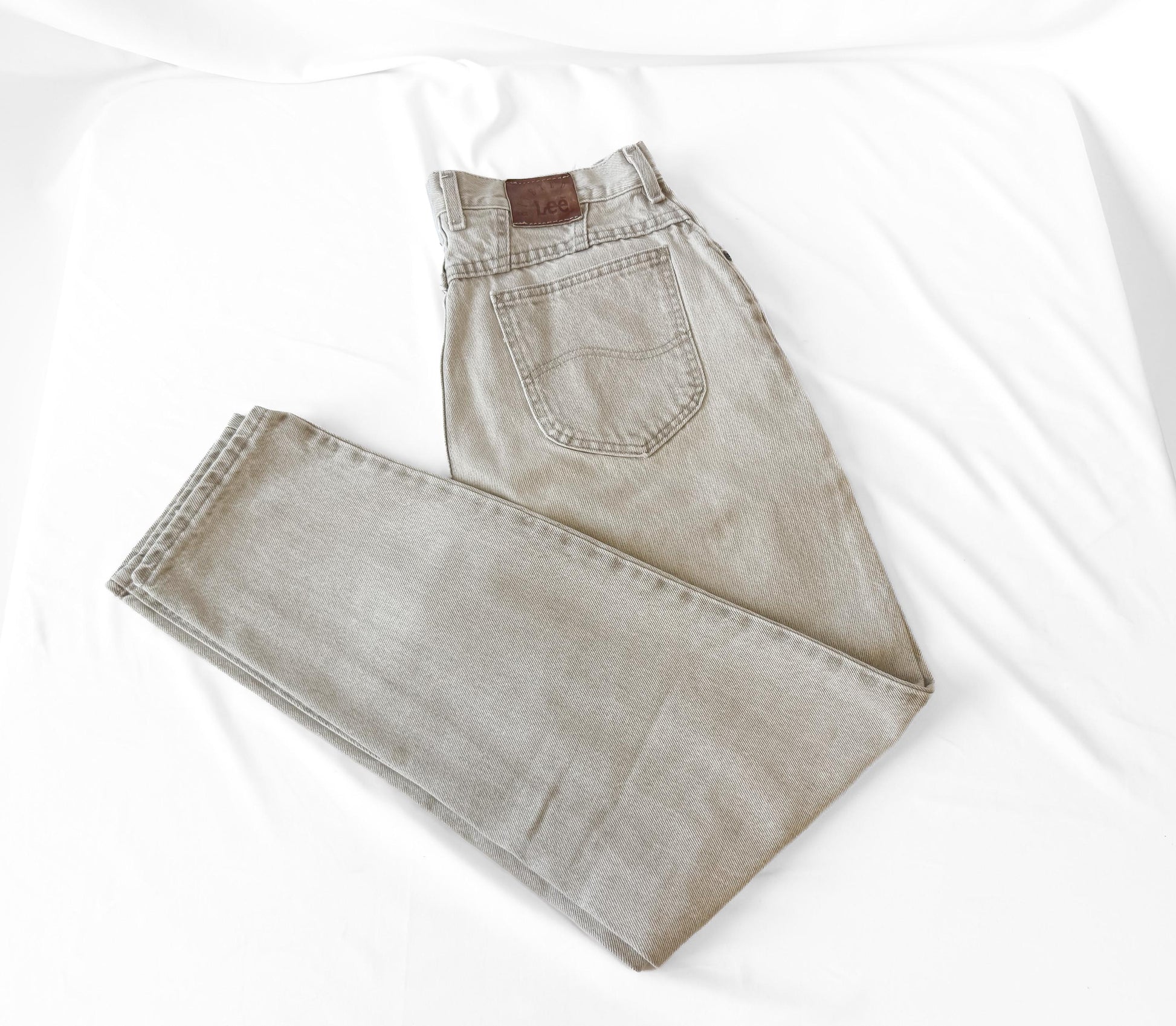 Vintage Lee Riveted Cream Beige High Rise Straight Leg Jeans, Women's Sz. 30" x 31"