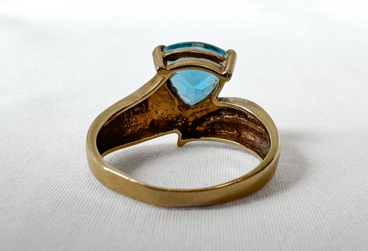 Vintage Estate 10K Yellow Gold Trillion Cut Blue Sapphire Statement Ring, Sz. 7, Vintage Cocktail Art Deco Style Ring