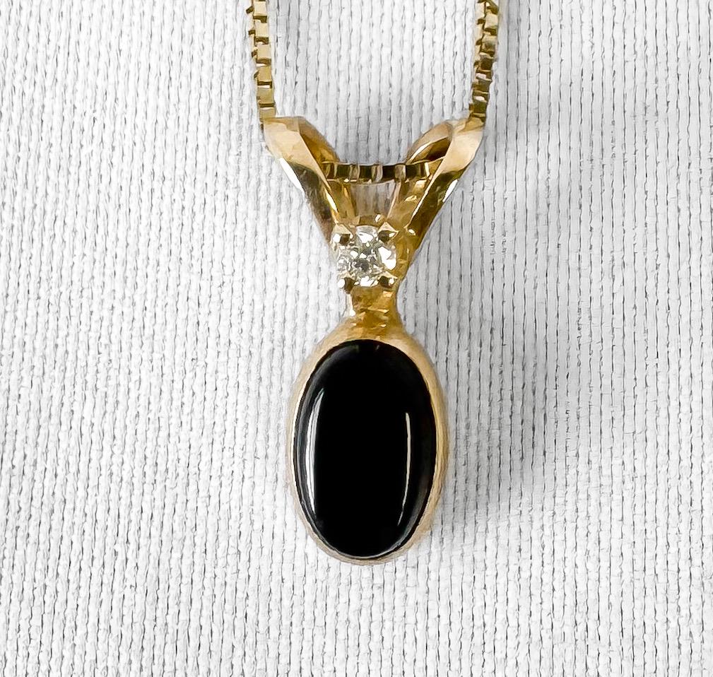 Vintage 14K Italy Mini Onyx Oval Diamond Pendant Box Chain Necklace, Approximately 17 Inches, Dainty Simple Minimalist Necklace