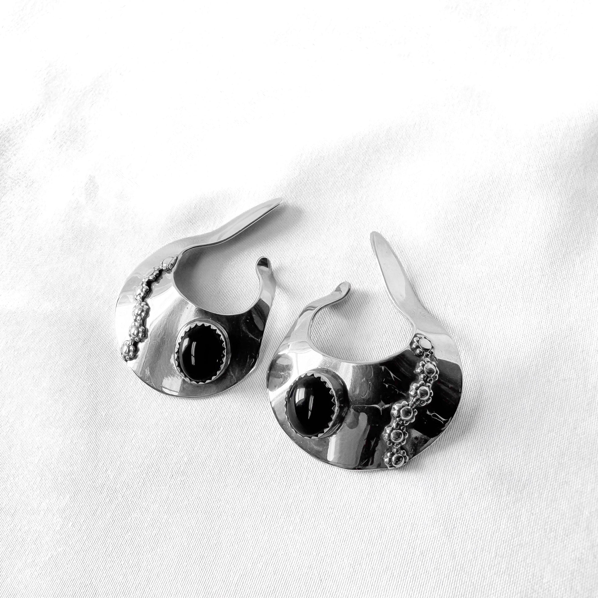 Vintage Lazaro Gutierrez Sterling Onyx Floral Stamped Ear Cuffs, Unique Statement Modernist Style Jewelry