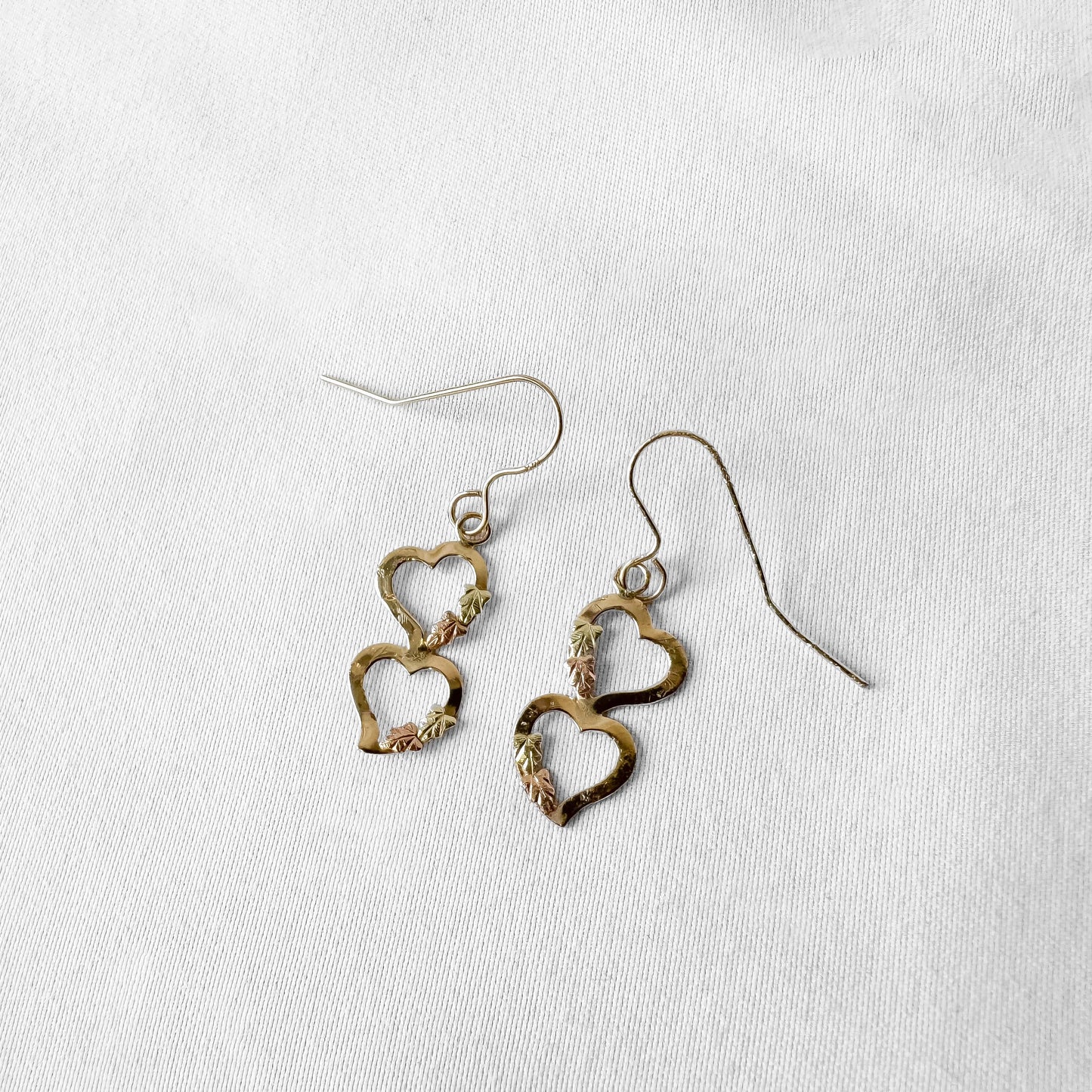 Vintage 10K CCO Black Hills Gold Double Heart Leaf Dangle Earrings