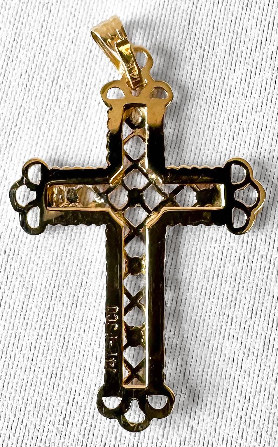 Vintage 14K Yellow Gold Filigree Cross Pendant