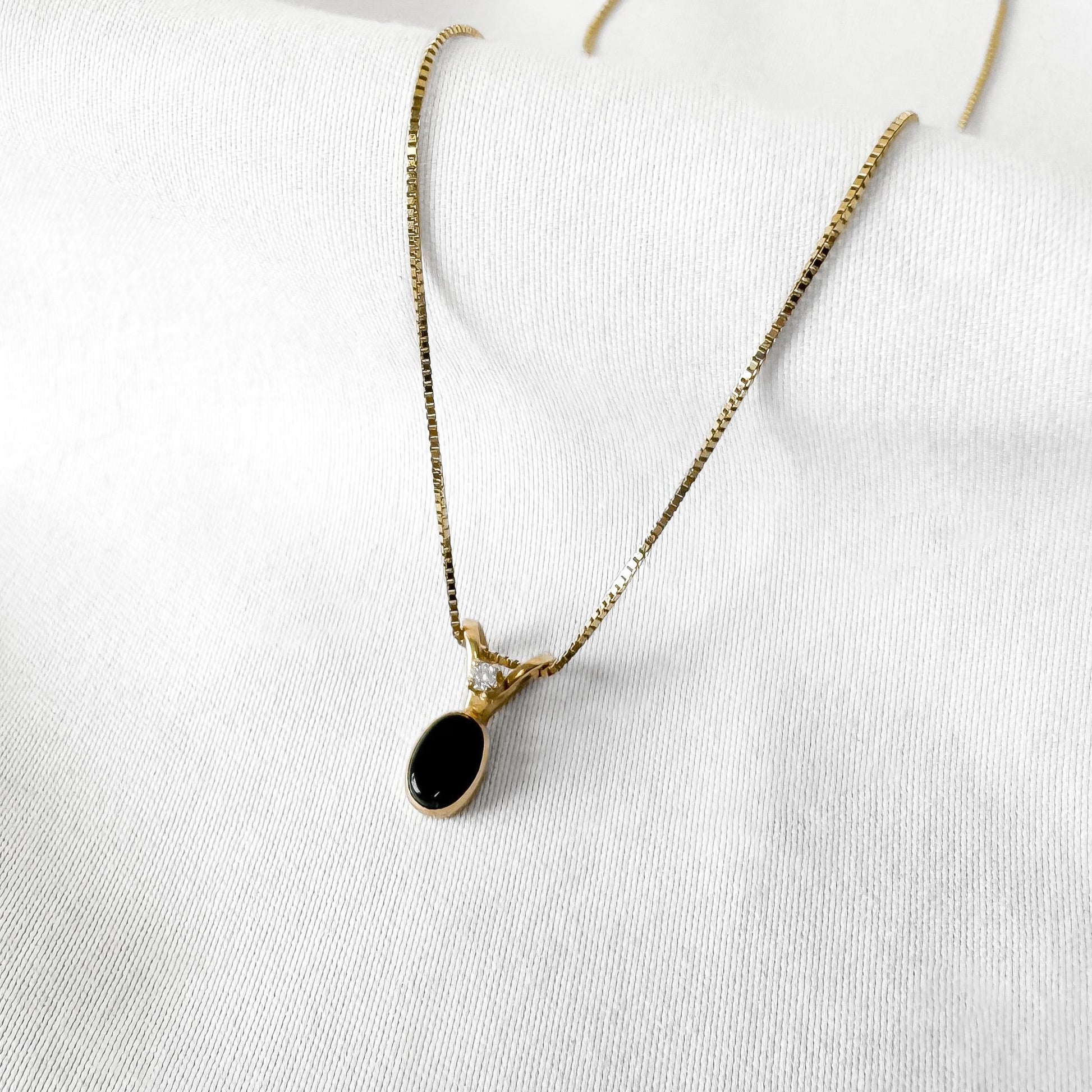 Vintage 14K Italy Mini Onyx Oval Diamond Pendant Box Chain Necklace, Approximately 17 Inches, Dainty Simple Minimalist Necklace