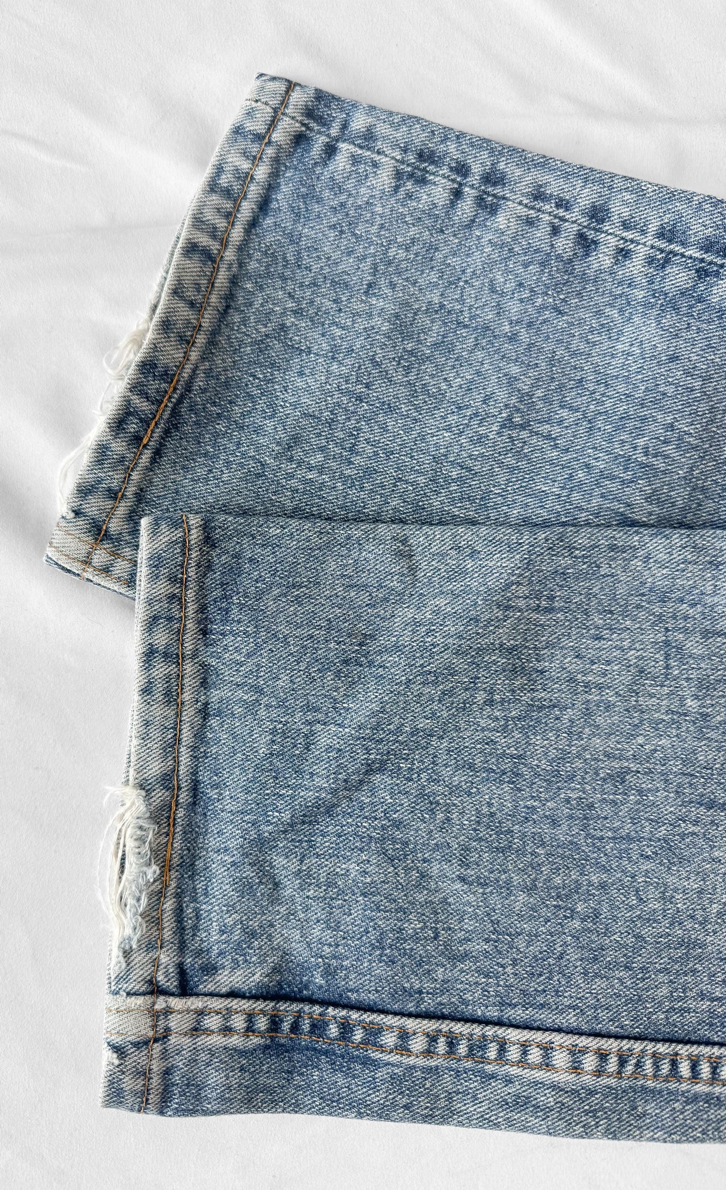 Vintage Levi's 505 Medium Wash Distressed Straight Leg Unisex Jeans, 32" x 32"