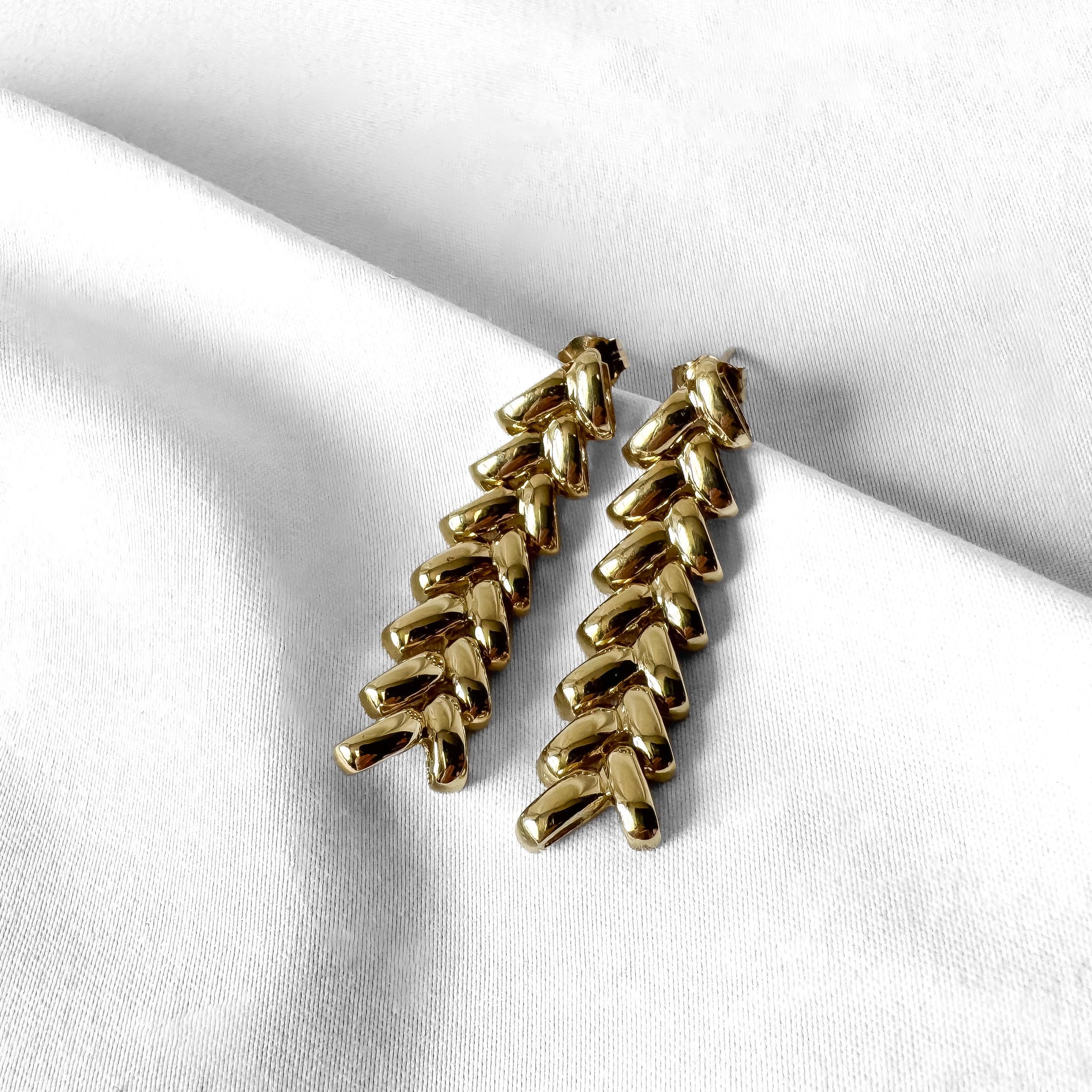 Vintage 14K Yellow Gold Chevron Link Dangle Stud Earrings, Elegant Simple Minimalist Statement Earrings