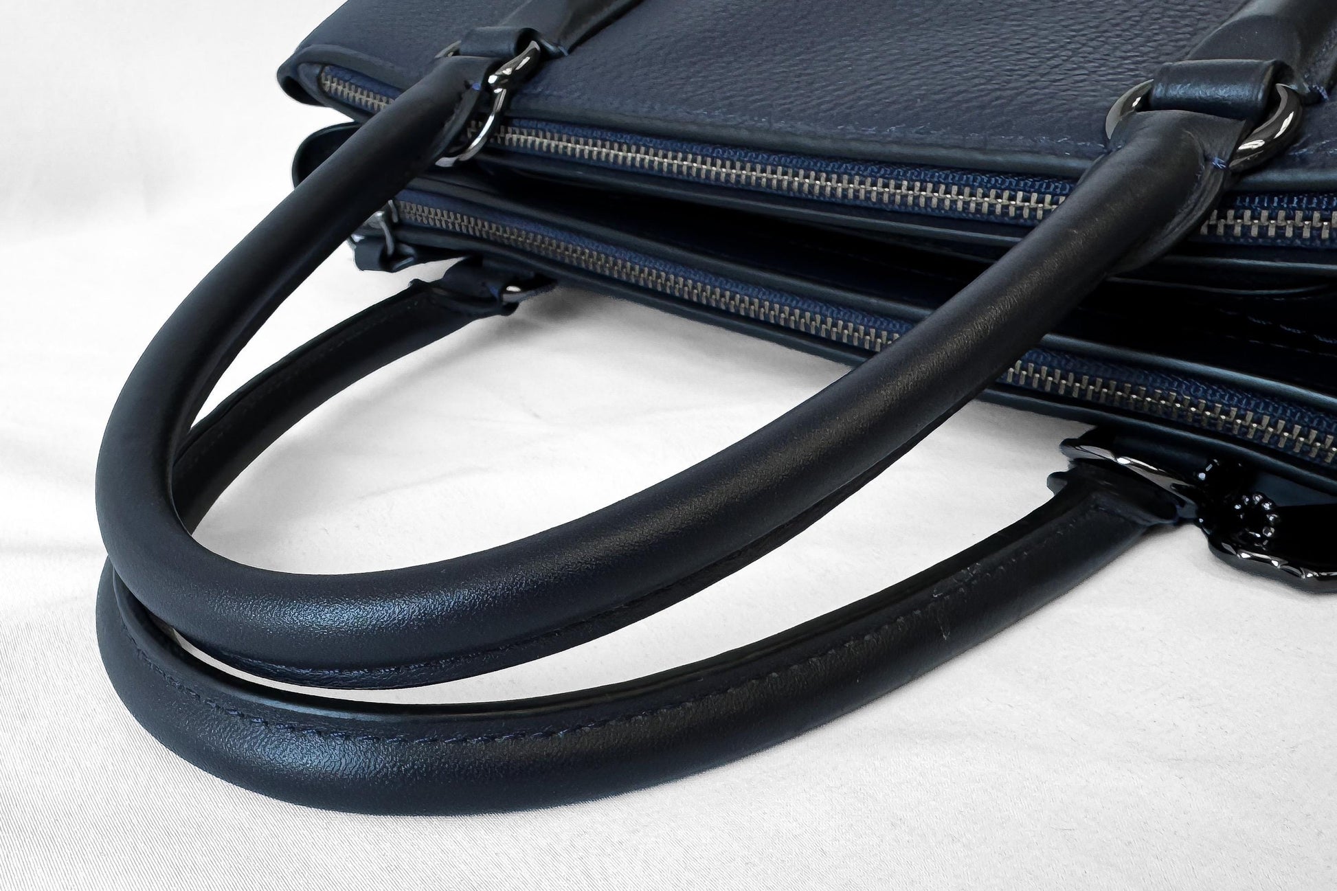 Modern Coach Brooklyn 28 Navy Blue Pebbled Leather Tote with Detachable Strap, Style #56839