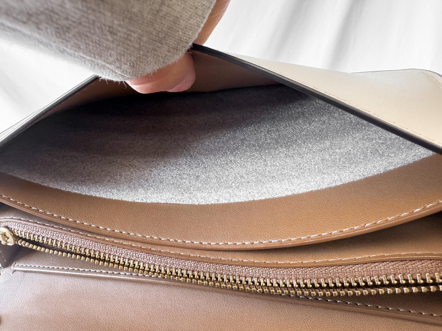 Modern Coach Bea Chalk White Leather Crossbody Bag, Style #CH802