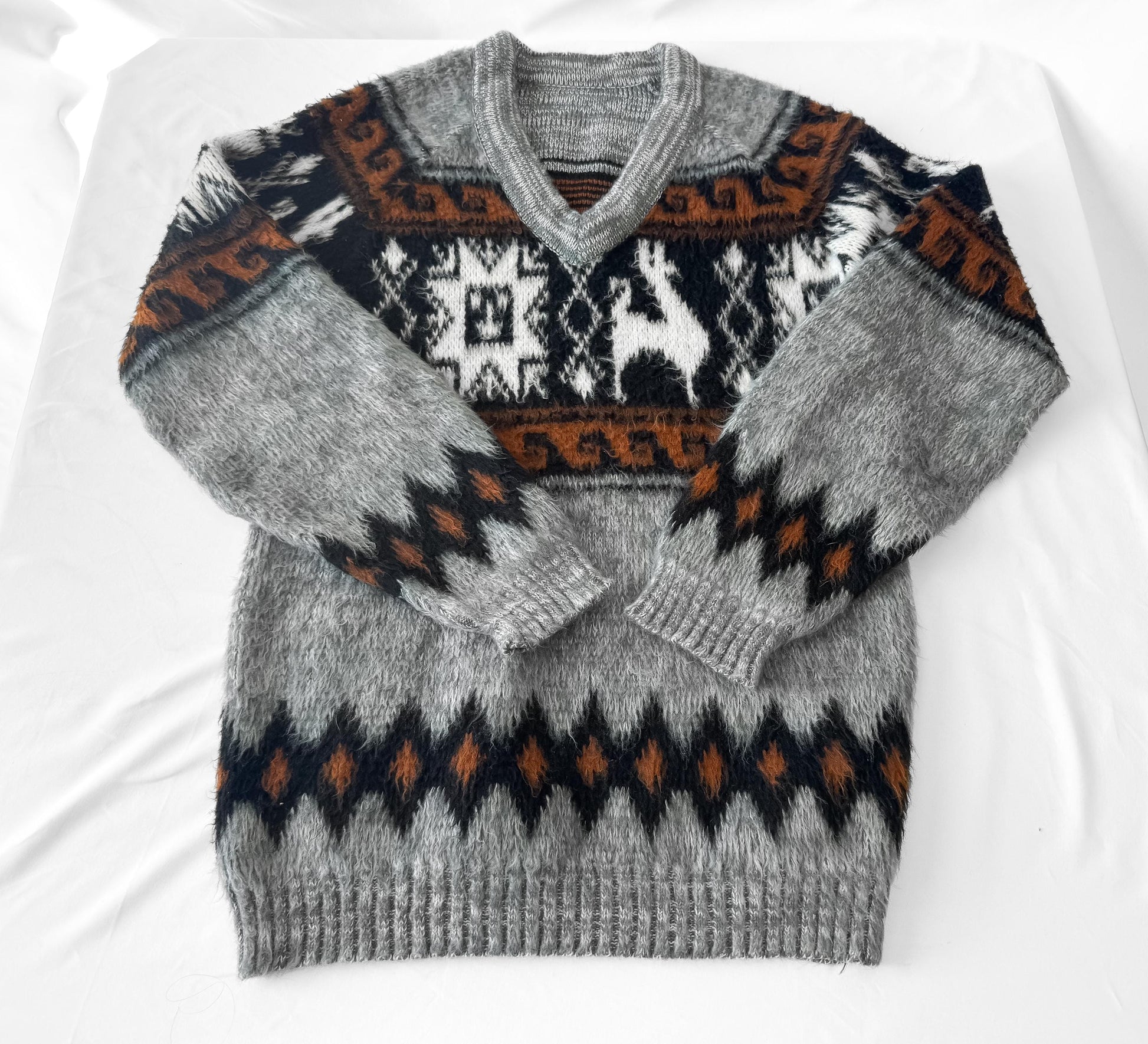 Vintage Gray Brown Alpaca Llama Andean Inca Style Geometric Print V-Neck Unisex Sweater, Approx. Men's Sz. L