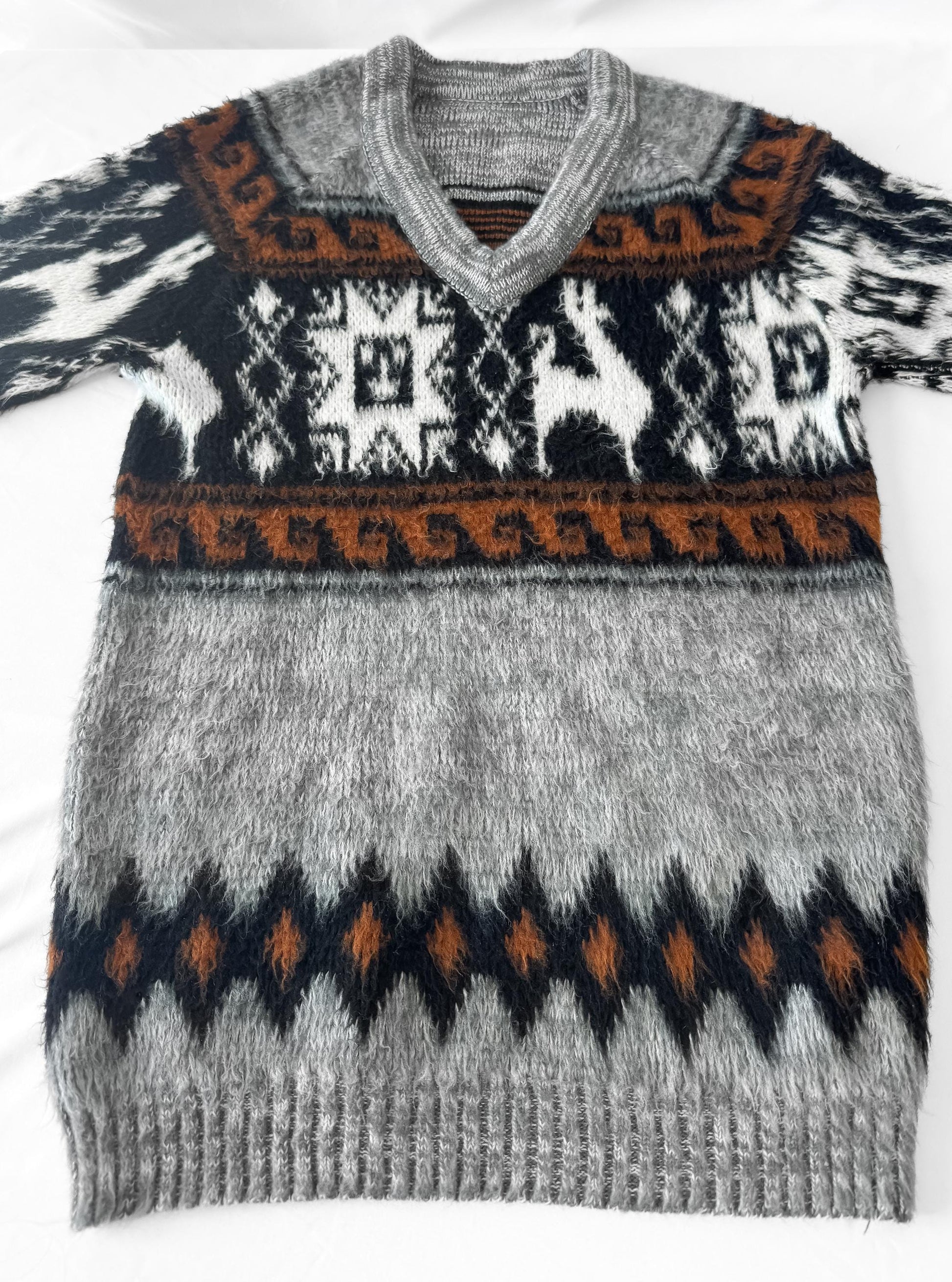 Vintage Gray Brown Alpaca Llama Andean Inca Style Geometric Print V-Neck Unisex Sweater, Approx. Men's Sz. L