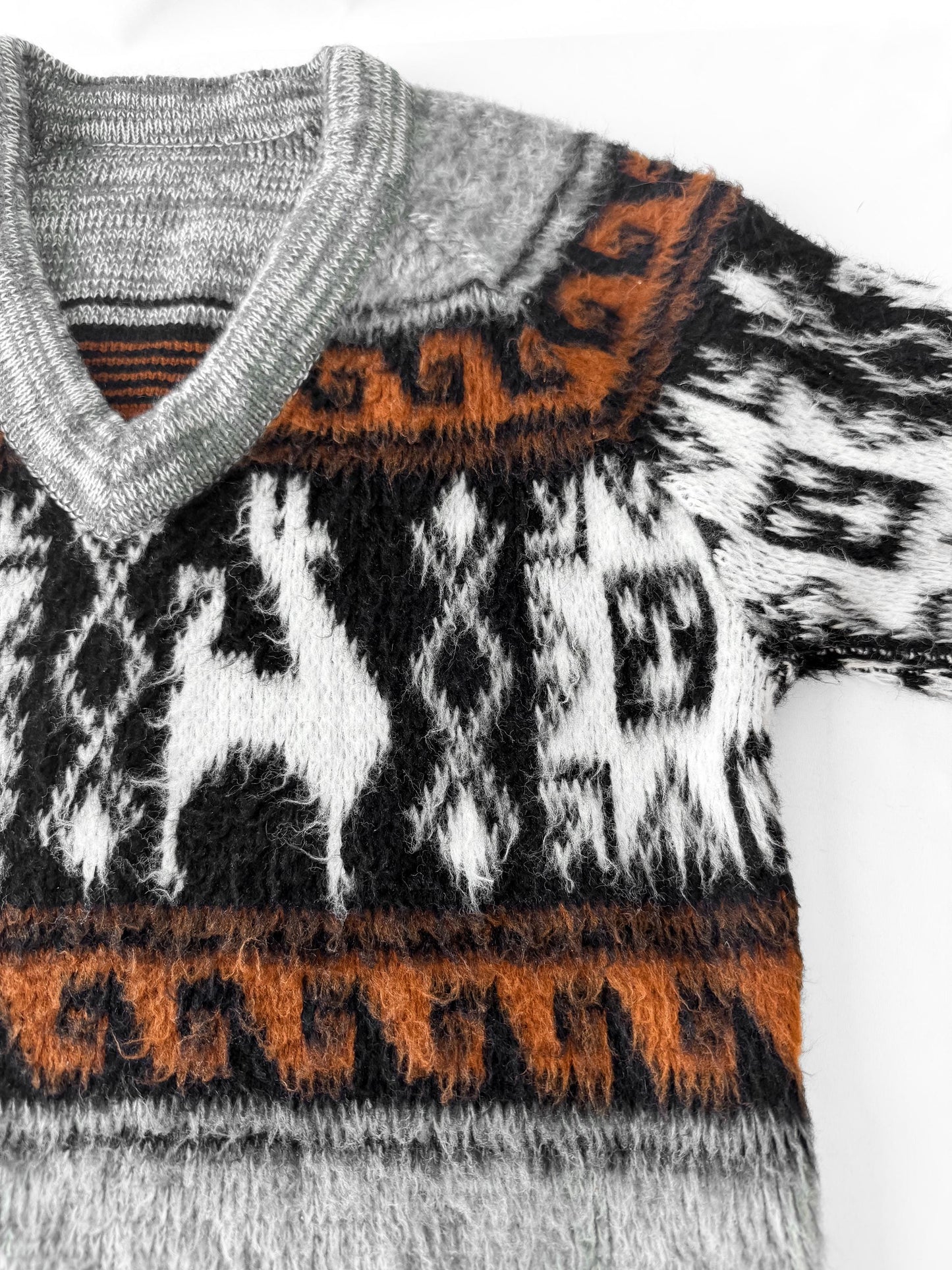 Vintage Gray Brown Alpaca Llama Andean Inca Style Geometric Print V-Neck Unisex Sweater, Approx. Men's Sz. L