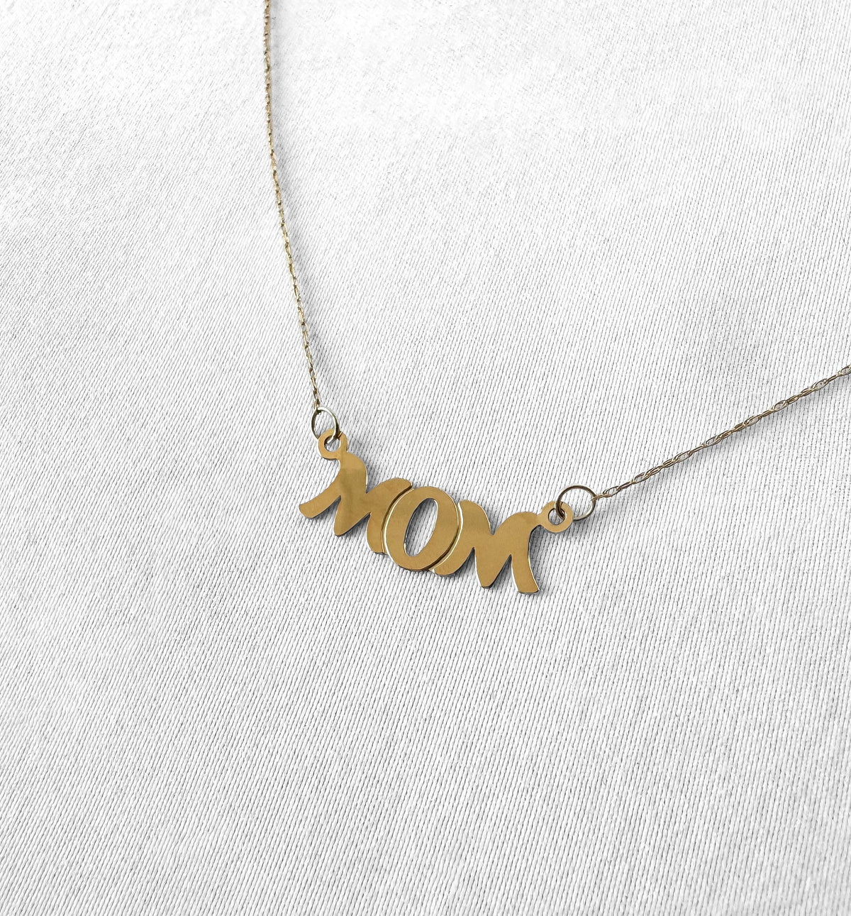 Vintage 10K OroAmerica Yellow Gold "MOM" 18 Inch Dainty Pendant Necklace