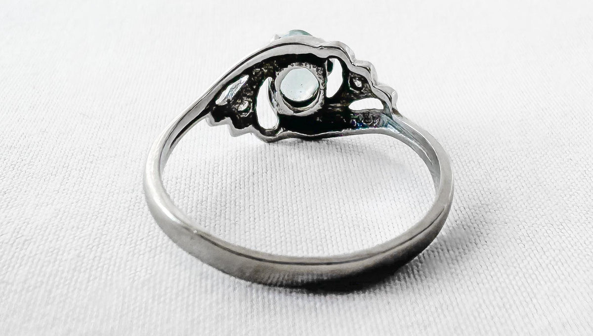 Vintage 14K White Gold Aqua Light Blue Oval Jadeite Diamond Accent Swirl Bypass Ring, Sz. 7