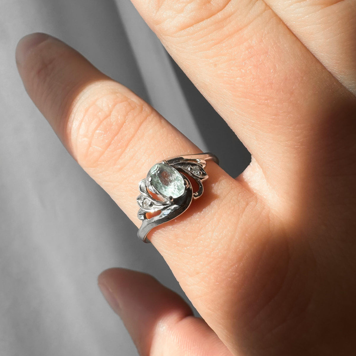 Vintage 14K White Gold Aqua Light Blue Oval Jadeite Diamond Accent Swirl Bypass Ring, Sz. 7