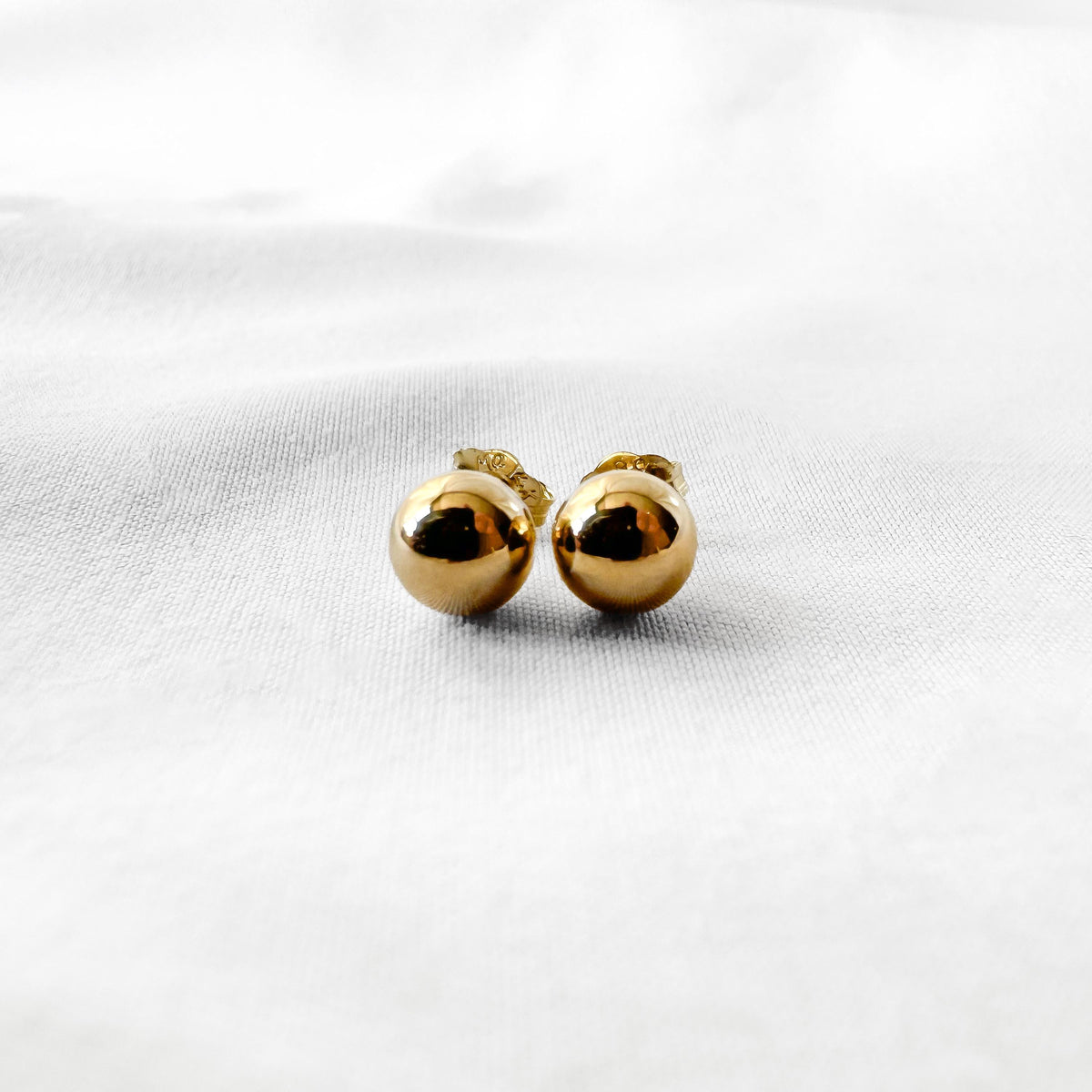 14K Yellow Gold 6mm Ball Stud Earrings