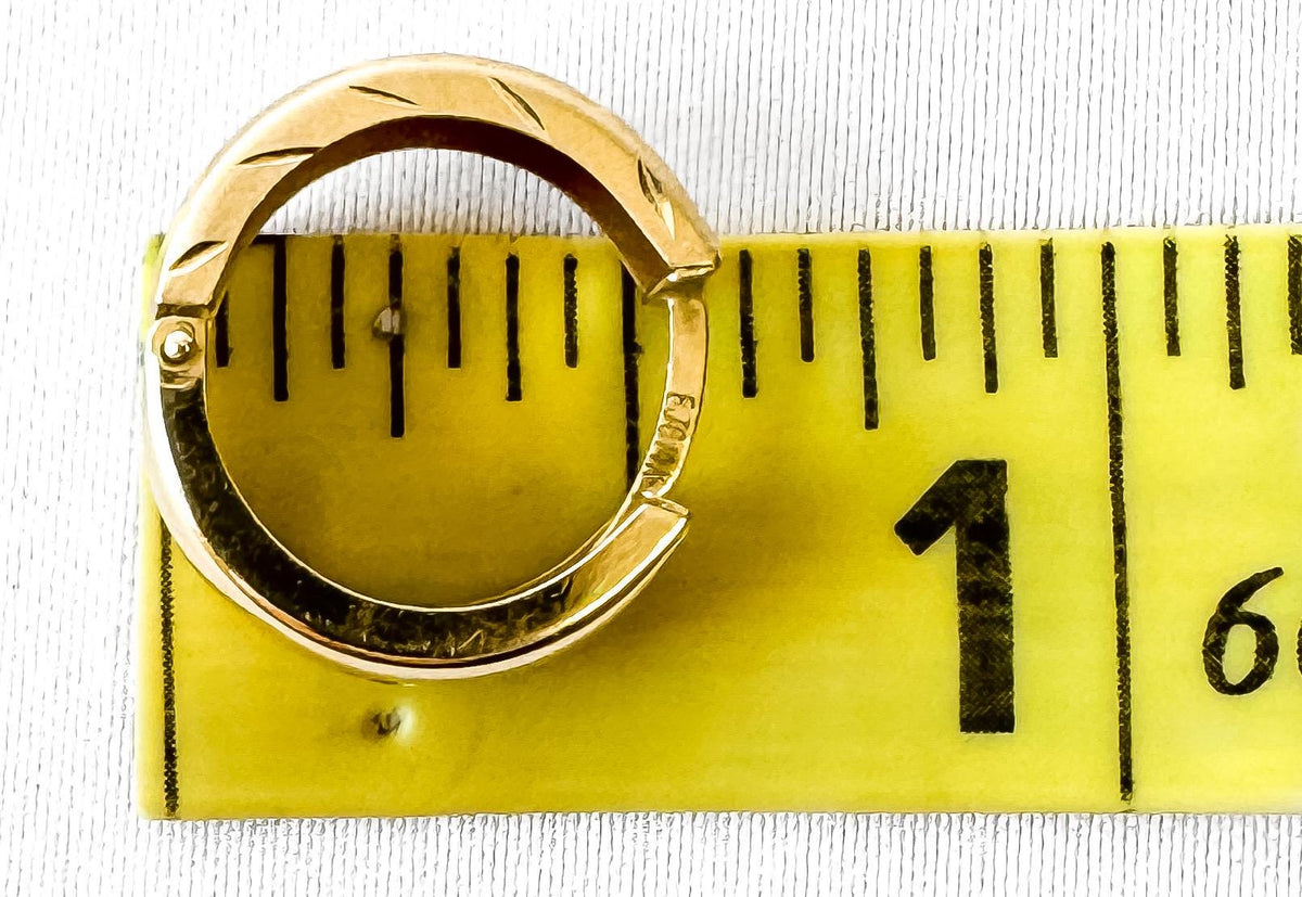 Vintage 14K Yellow Gold Quilted Diamond Etched Textured Huggie 5mm Hoop Earrings