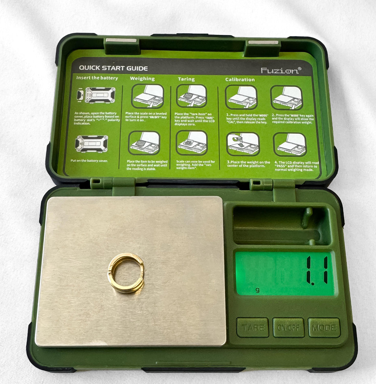 Vintage 14K Yellow Gold Quilted Diamond Etched Textured Huggie 5mm Hoop Earrings