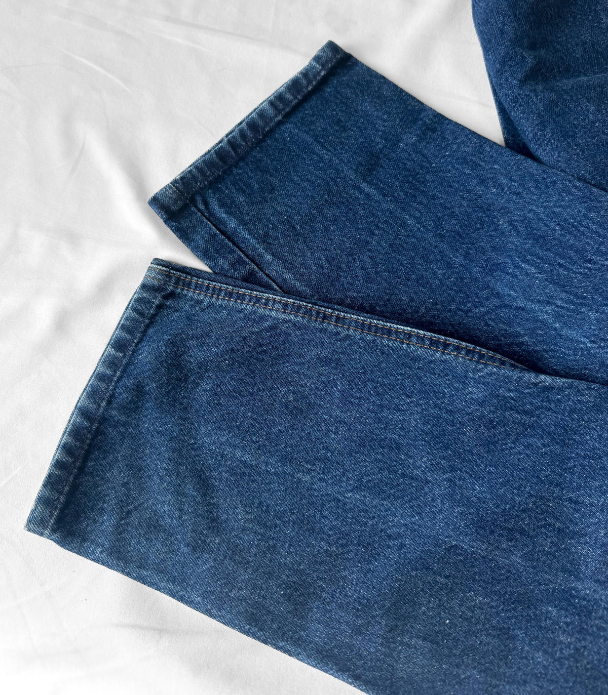 Vintage Rocky Mountain Medium Wash High Rise Pleated Front Tapered Jeans, Women's Sz. 28" x 32"