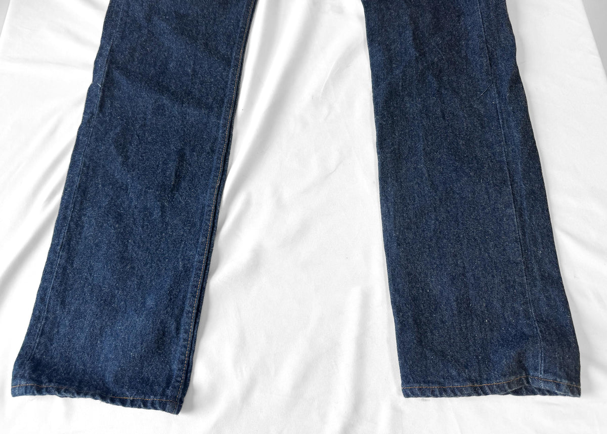 Vintage Levis 501 Medium/Dark Wash Straight Leg Button Fly Unisex Jeans, Sz. 28" x 34"