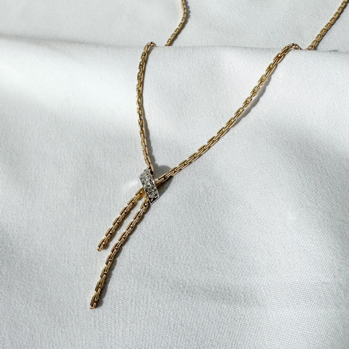 Vintage 14K Yellow Gold Diamond Elongated Geometric Box Chain Fixed Lariat 19 Inch Necklace