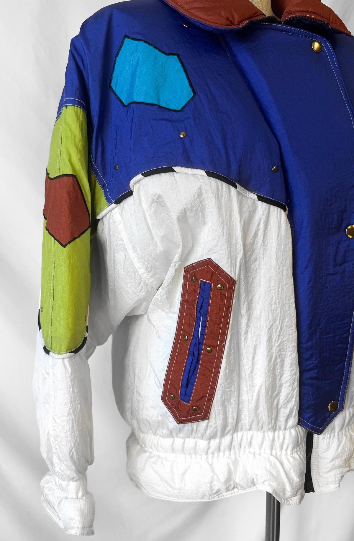 80s/90s Deadstock Giacca White Multicolor Asymmetrical Geometric Color Block Fringe Puffer Ski Jacket, Women's Sz. M