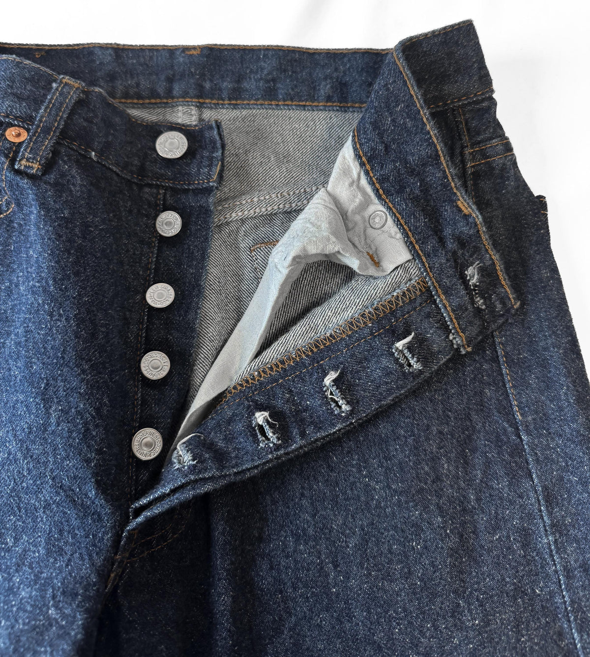 Vintage Levis 501 Medium/Dark Wash Straight Leg Button Fly Unisex Jeans, Sz. 28" x 34"