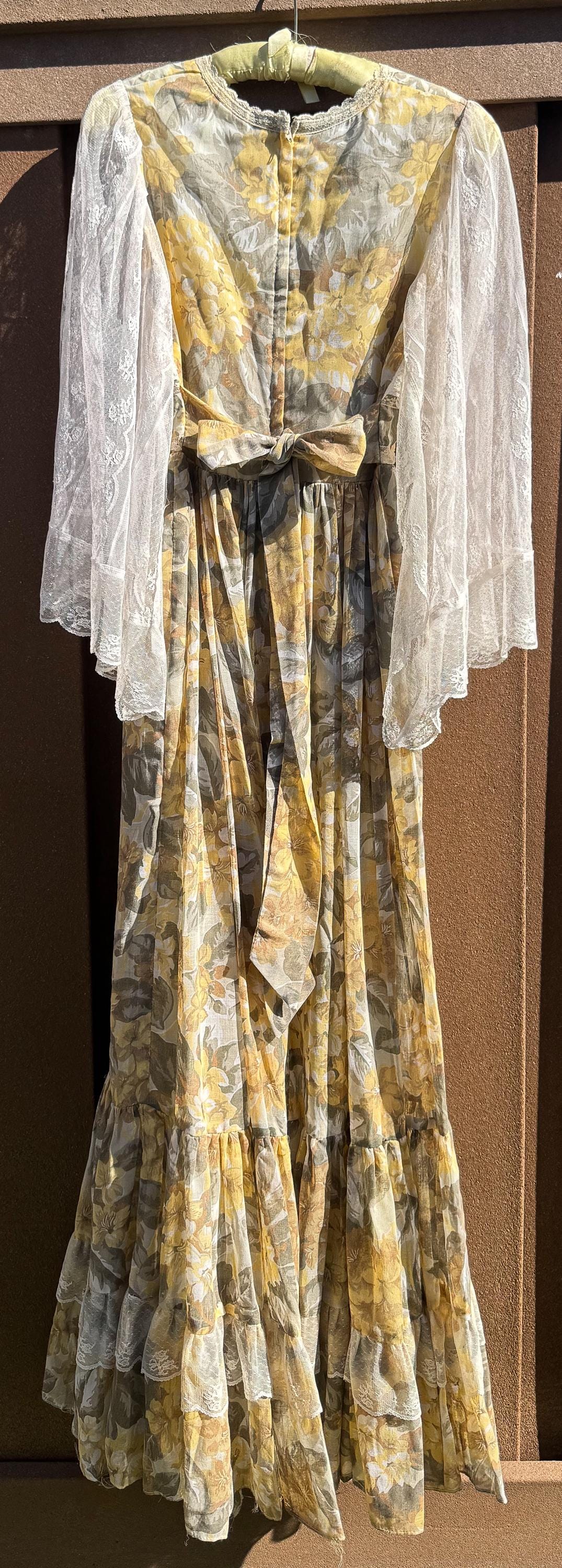 70s Gunne Sax Jessica McClintock Yellow Floral Angel Sleeve Lace Prairie Dress, Approx Womens Sz. 2-4, Coquette Cottage Core Whimsy Dress