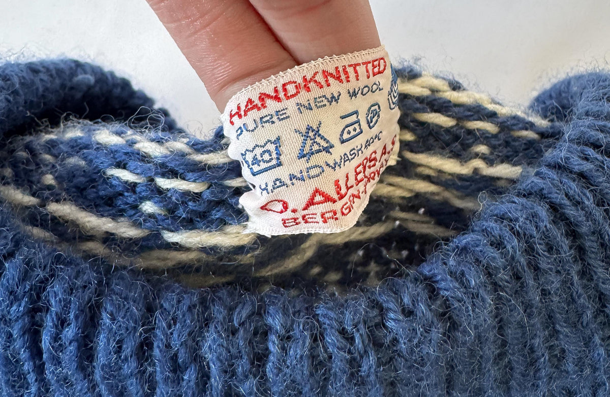 Vintage O. Allers Handknit Pure Wool Cream Blue Reindeer Fair Isle Geometric Nordic Unisex Crewneck Sweater, Approx. Men's Sz. L