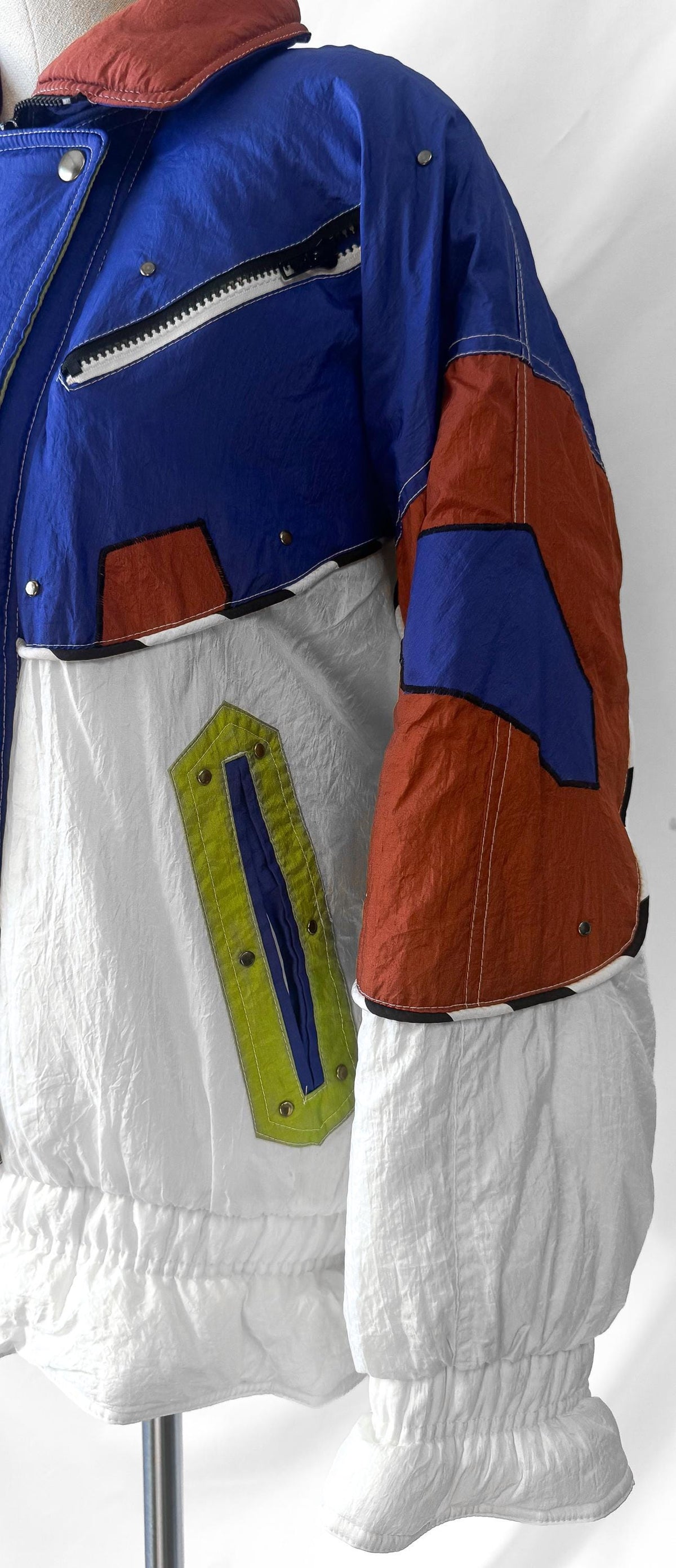 80s/90s Deadstock Giacca White Multicolor Asymmetrical Geometric Color Block Fringe Puffer Ski Jacket, Women's Sz. M