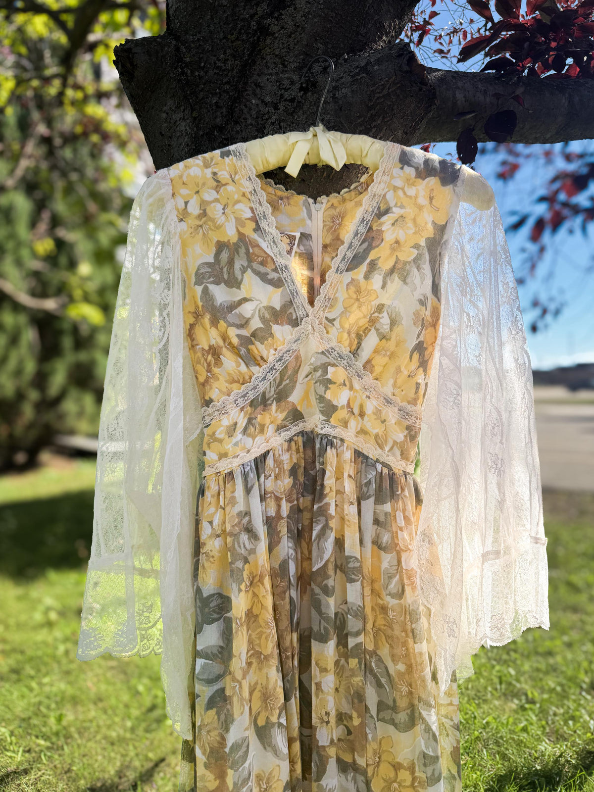 70s Gunne Sax Jessica McClintock Yellow Floral Angel Sleeve Lace Prairie Dress, Approx Womens Sz. 2-4, Coquette Cottage Core Whimsy Dress