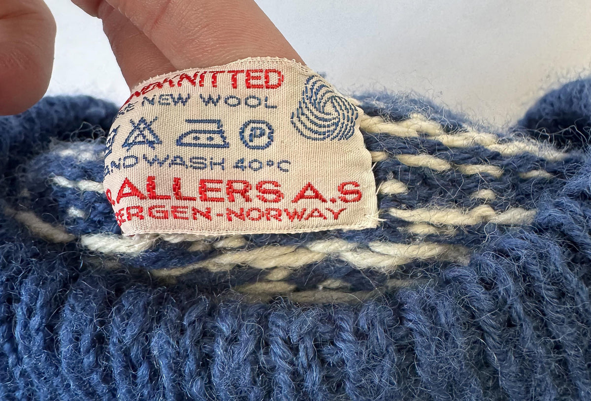 Vintage O. Allers Handknit Pure Wool Cream Blue Reindeer Fair Isle Geometric Nordic Unisex Crewneck Sweater, Approx. Men's Sz. L