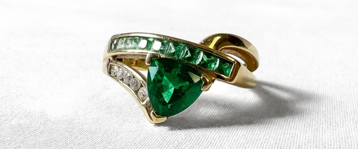 Vintage 10K Yellow Gold Emerald Ombre Trillion Cut Channel Diamond Accent Ring, Sz. 8.75/9, Estate Art Deco Cocktail Style Ring