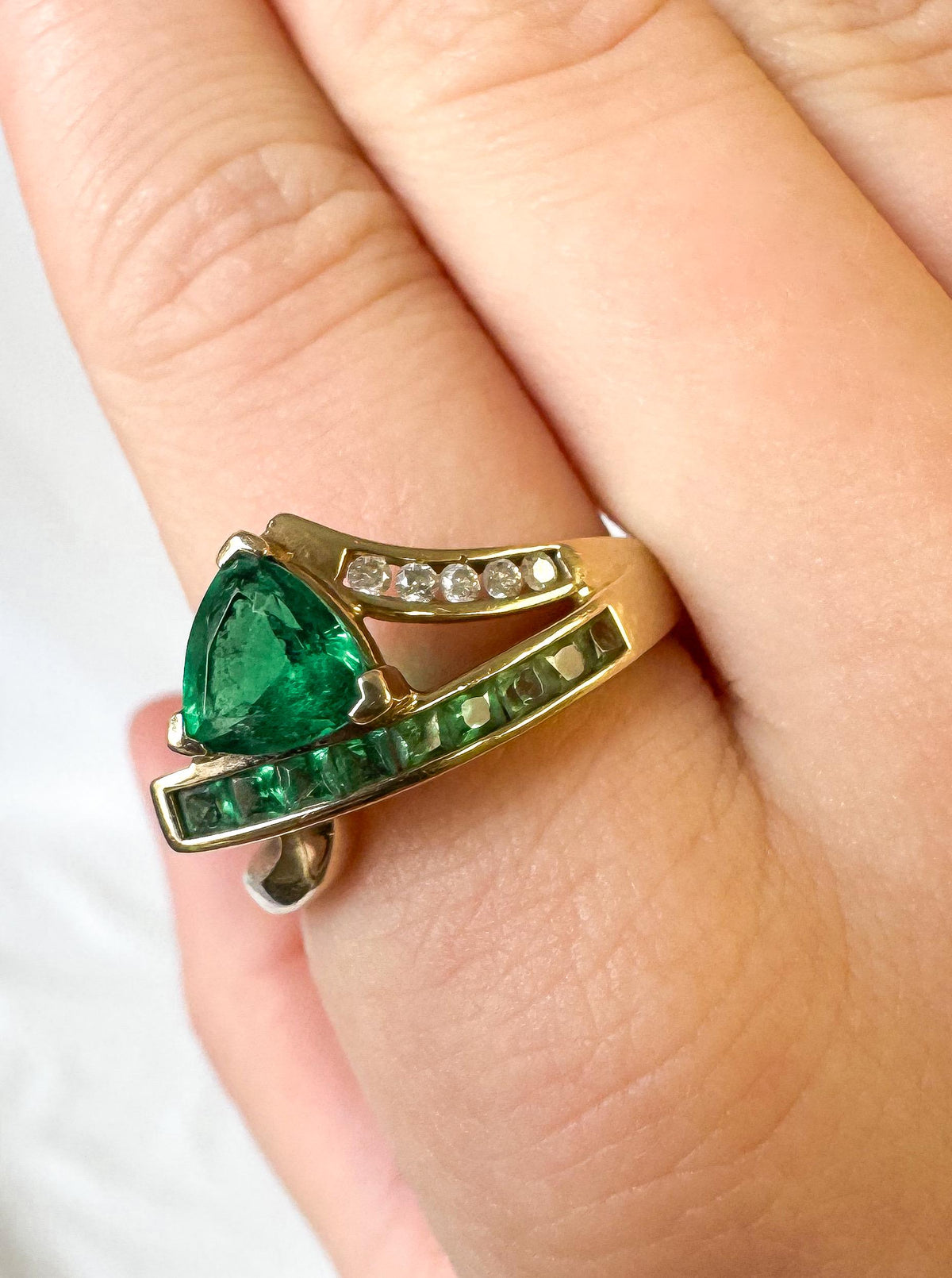 Vintage 10K Yellow Gold Emerald Ombre Trillion Cut Channel Diamond Accent Ring, Sz. 8.75/9, Estate Art Deco Cocktail Style Ring