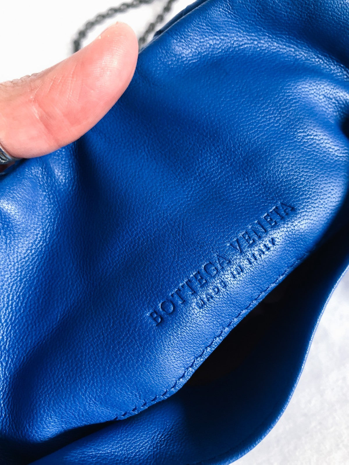 Authenticated Bottega Veneta Blue Woven Nappa Intrecciato Expandable Crossbody Bag