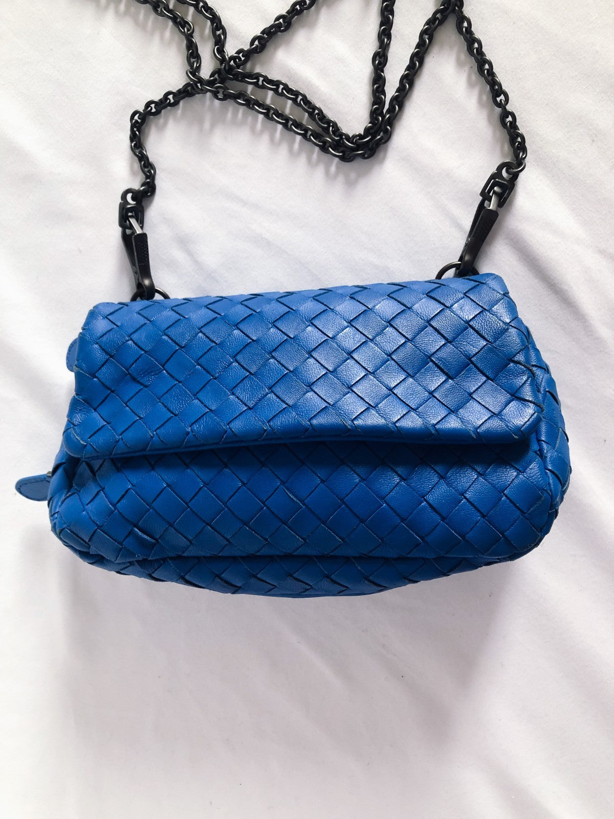 Authenticated Bottega Veneta Blue Woven Nappa Intrecciato Expandable Crossbody Bag